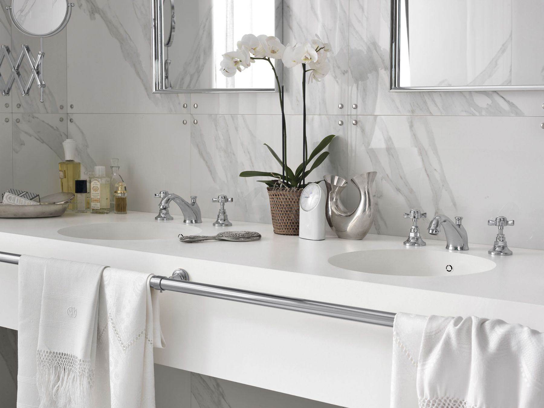 sites/corian.com.tr/IMG/jpg/bathroom-surface-modern-retro-purity-01.jpg